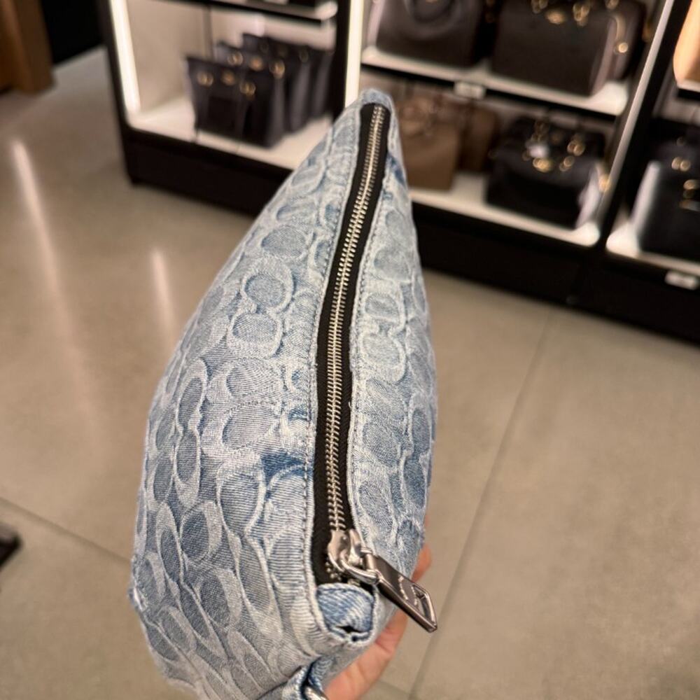 Coach Pouch In Loved Signature Denim With Charms CEU09 Silver/Light Indigo - Picture 4 of 9